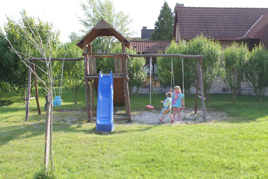 Ponty-Poronty Vendeghaz Otel Nagybaracska Dış mekan fotoğraf