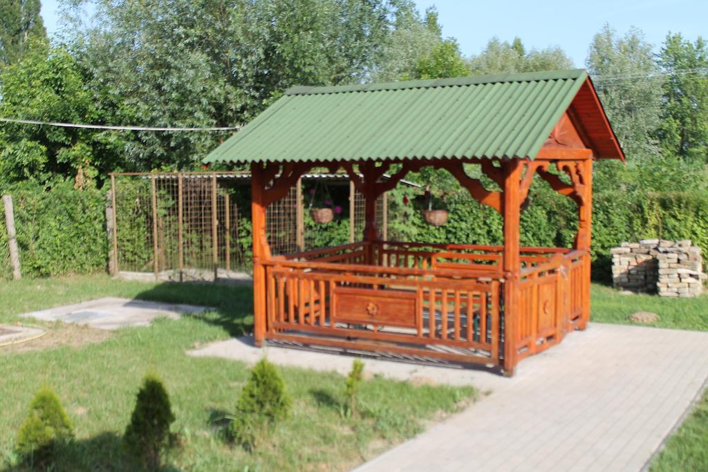 Ponty-Poronty Vendeghaz Otel Nagybaracska Dış mekan fotoğraf